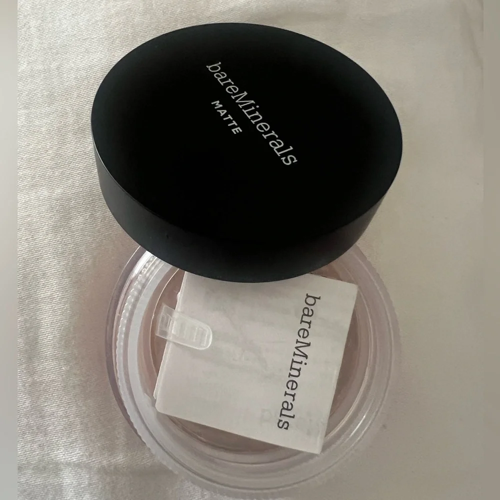 Bareminerals Matte powder foundation FAIR IVORY 02 NWT